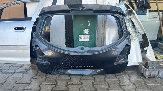 Megane 3 bagaj kapağı