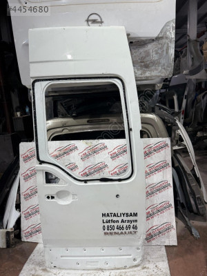 RENAULT MASTER BEYAZ SAĞ BAGAJ KAPAĞI ORJINAL