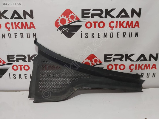 Passat B8 ön cam ızgarası