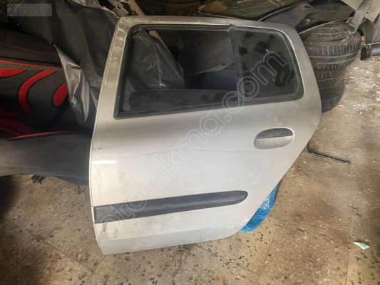 renault clio iki çıkma sol arka kapı