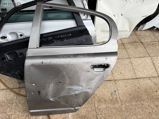 TOYOTA YARİS ÇIKMA ORJİNAL SOL ARKA KAPI BD1