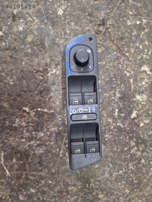 VOLKSWAGEN TİGUAN 2010-17 SOL ÖN DÖRTLÜ CAM DÜĞMESİ ÇIKMA ORJİNAL