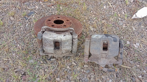 Toyota Carina ön sağ sol fren kaliperleri yedek parça