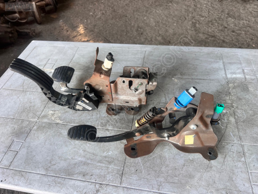 RENAULT FLUENCE 1.5 DEBRİYAJ FREN GAZ PEDALI ÇIKMA ORJİNAL