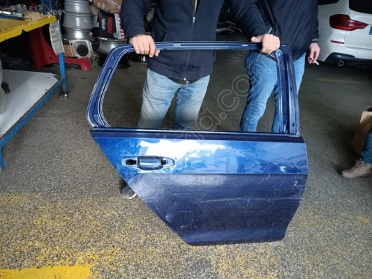 VOLKSWAGEN GOLF 7 2016 MODEL SAĞ ARKA KAPI
