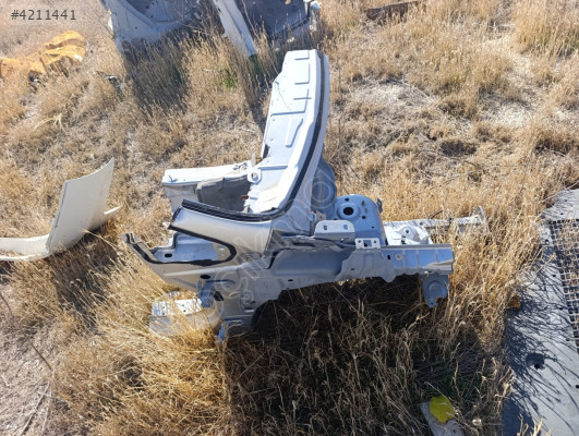 Ford Fiesta sağ ön podya şase