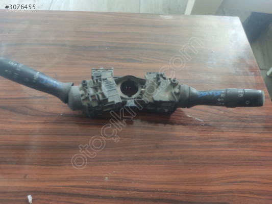 Toyota Yaris sinyal kolları komple