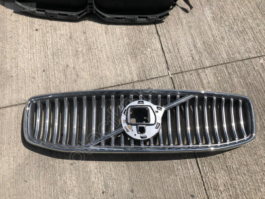 VOLVO S90 V90 GRİ RENK ÖN PANJUR 32234080