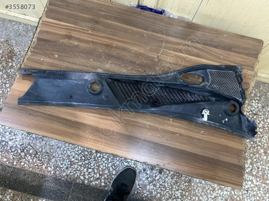 RENAULT CLİO ÖN CAM IZGARASI SOL 00-08 MODEL ORJİNAL ÇIKMA