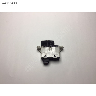 Ford Focus Dörtlü Flaşör Düğmesi 2M5T13A350AH