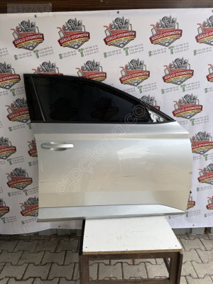 SKODA SUPERB SAĞ ÖN KAPI SÖKME ORİJİNAL