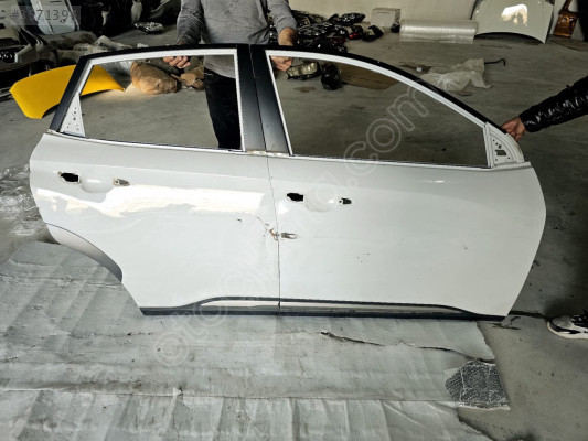 HYUNDAİ KONA BEYAZ SAĞ ÖN ARKA KAPI ORJINAL
