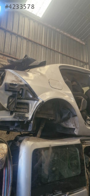 Renault Megane 2 Sağ Arka Çamurluk Çıkma Orjinal