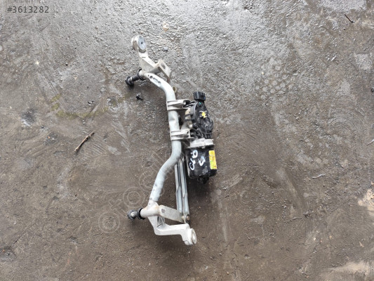 RENAULT CLİO 4 ÇIKMA ÖN CAM SİLGİ  MOTORU