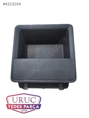 5C6863383 82V ORTA KONSOL ARKA  KÜLLÜK JETTA 2011>>2018