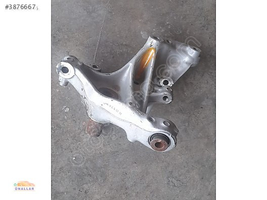 Ünallar'da VW Passat Sol Arka Taşıyıcı Çıkma Parça