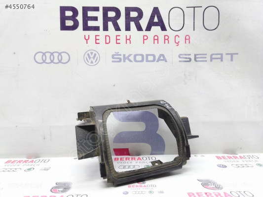 8L1858347 AUDİ A3 DİREKSİYON ARKA KAPAĞI