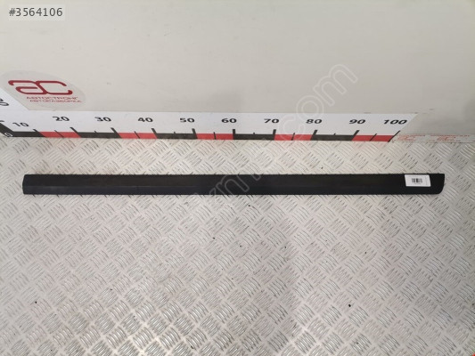 Volvo OEM 04-11 S40 Ön Kapı-Alt Kapı Trimi Sağ 39866335