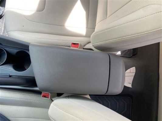 2022 Hyundai Elantra Orta Konsol