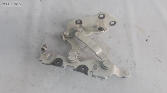 Mercedes E 207 KAPUT MENTEŞESİ SOL A2048800128