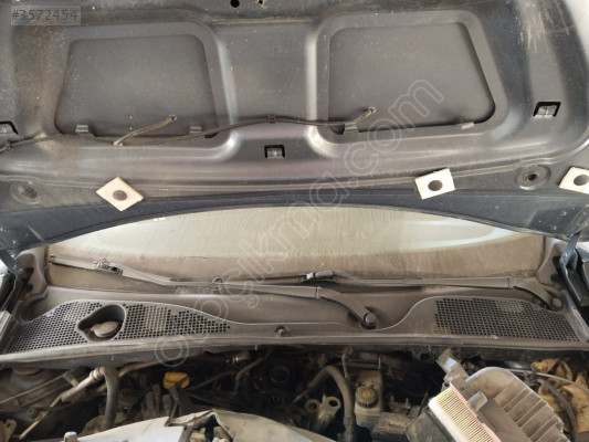 Dacia DOKKER Ön Cam Izgarası