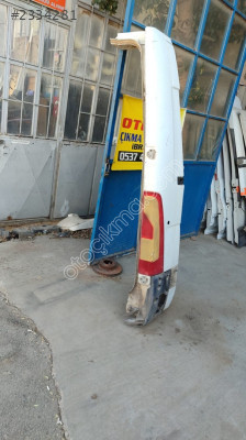 renault master III çıkma sağ arka köşe