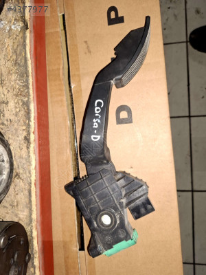 ÖZMEN OPEL CORSA D ÇIKMA GAZ PEDALI 55702022