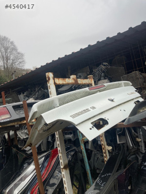 Renault 19 bagaj kapağı