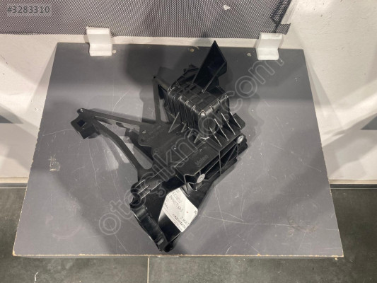 MERCEDES E W213 ÖN PANEL BRAKETİ SAĞ 2016 2136206500 SO SIFIR