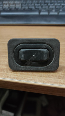 Opel Meriva sağ cam düğmesi 0801024
