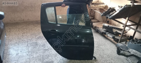 RENAULT CLIO 3 HECBEK ÇIKMA SAĞ ARKA KAPI DOLU ORJİNAL HATASIZ