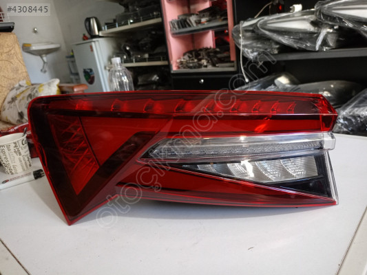 SKODA KODİAK SOL ARKA STOP LETLİ