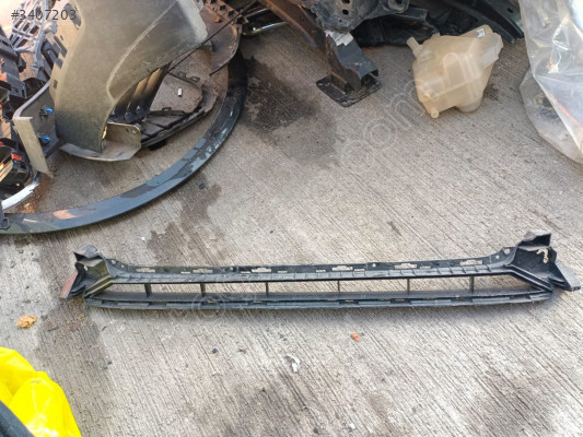 AUDİ A6 15-18 ÖN TAMPON ALT ORTA IZGARA 460807683C