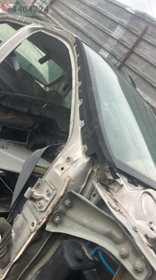 Siena palio sağ ön cam kenar plastik