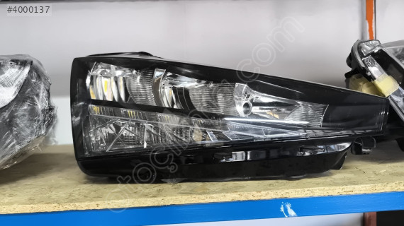 SKODA SCALA SAĞ FAR ORJİNAL ÇIKMA