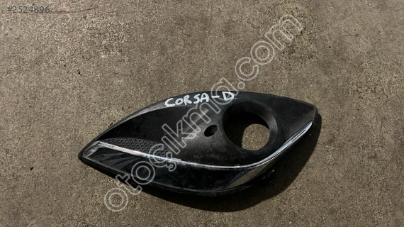 Corsa D sağ sis farı çerçevesi 13286026