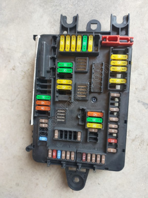 BMW 3 F30 F31 SİGORTA KUTUSU 9389072