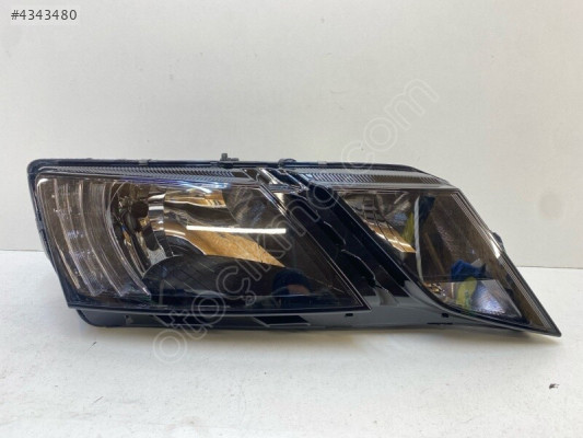 5E1941016C Ön Far Komple Sag Octavia 2018 ve Üzeri Siyah