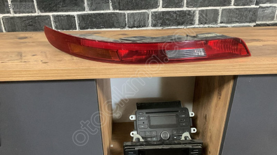 8U0945096B 2015-2018 audi Q3 arka sağ reflektör