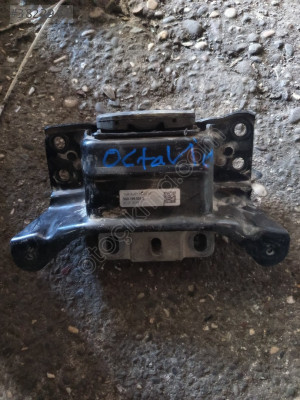 SKODA OCTAVİA MOTOR TAKOZU