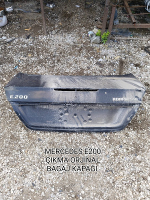 MERCEDES W211 E 200 ÇIKMA ORJİNAL BAGAJ KAPAĞI