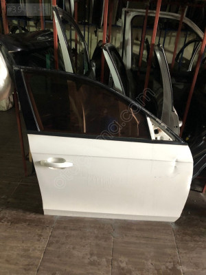 ÇIKMA AUDİ A4 SAĞ ÖN KAPI