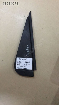 DACIA DUSTER SAĞ ARKA KAPI KÖŞE PLASTİĞİ 822347891