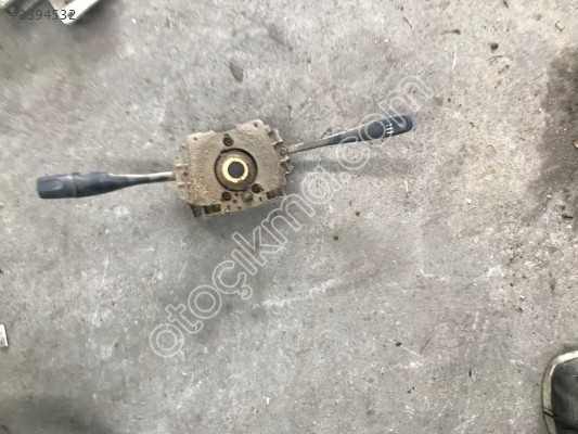 Nissan Bluebırd Silecek Kumanda Kolu