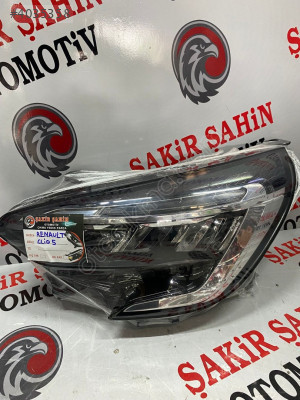 Renault Clio 5 Modeli İçin Sağ Ön Far Çıkma Parçası