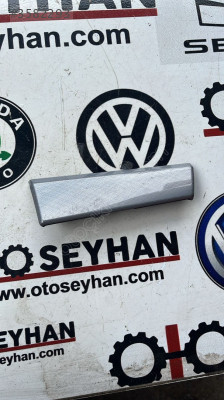 3G1853261N passat b8.5 göğüs sol havalandırma alt çıtası