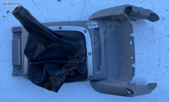 mitsubishi l200 2008 orta/ara konsol (son fiyat)