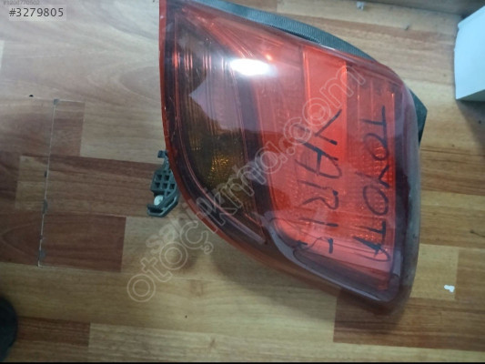 Toyota Yaris sol arka stop 2017