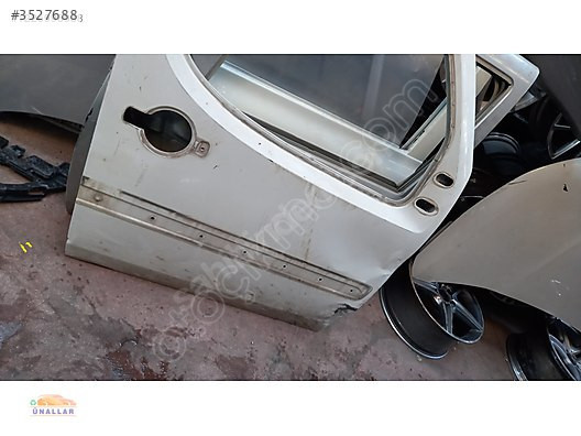 2006 FİAT DOBLO SAĞ ÖN KAPI ''MERTLER OTO YEDEK PARÇA''DA