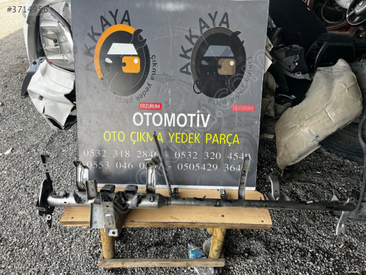 Mitsubishi L200 ön Göğüs Demiri Orjinal Çıkma